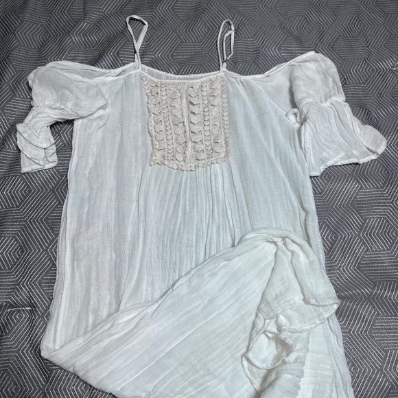 Dresses & Skirts - White off the shoulder dress